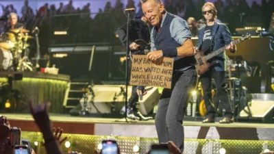 Video Viral: Dari Hujan Es di California hingga Konser Bruce Springsteen, Semua Dibongkar!