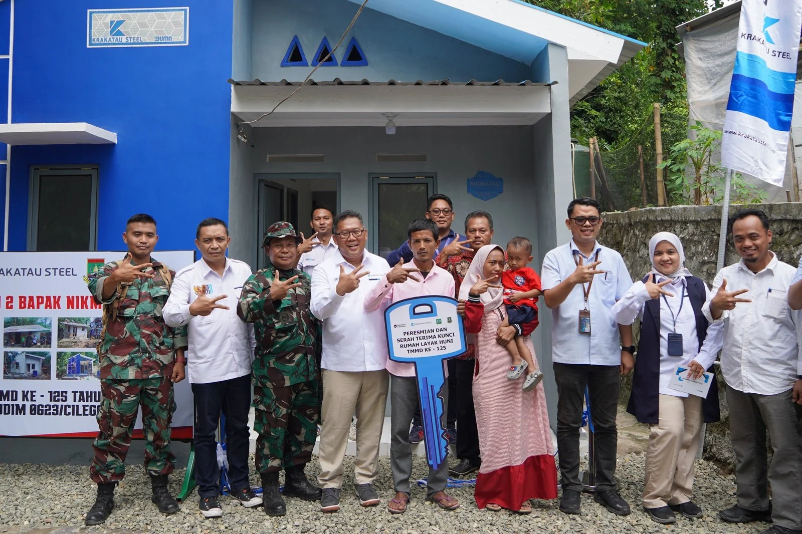 Warga Tembulun Dapat MCK Layak Berkat TMMD 128 Kodim Cilegon