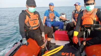 Wisatawan Tiongkok Ditemukan Meninggal di Perairan Lebak Setelah Pencarian Intensif Tim SAR