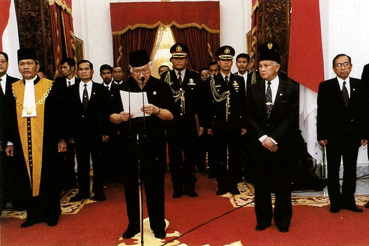 21 Mei Memperingati Hari Apa? Soeharto Mengundurkan Diri dari Jabatan Presiden RI