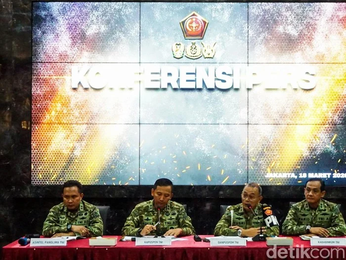 4 Prajurit TNI Terdakwa Penyiraman Air Keras ke Aktivis KontraS Hadapi Sidang Tuntutan: Kasus Kekerasan Terhadap Aktivis