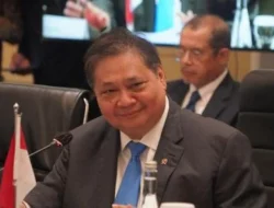 Airlangga Sebut Faktor Musim Haji Bikin Dolar Menguat dan Lemahkan Rupiah, Apa yang Terjadi?