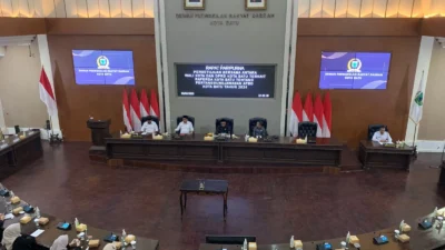 Anggota DPRD Kota Batu Soroti Pembangunan Fasilitas Umum di Pasar Alun-Alun, Minta Kejelasan Izin: Kontroversi Izin dan Legalitas Terungkap