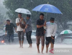 BMKG Prakirakan Hujan Ringan Guyur Jakarta Selasa (20/5) Sore, Warga Wajib Siaga Payung