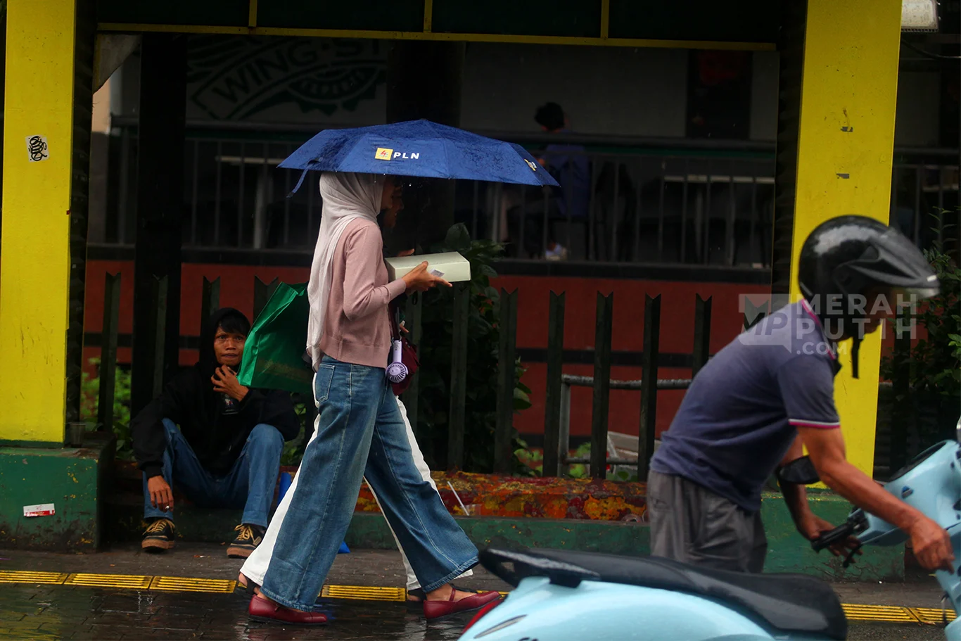 BMKG Prediksi Hujan Lebat dan Petir Kepung Sejumlah Kota Besar Indonesia, Warga Diminta Bersiap