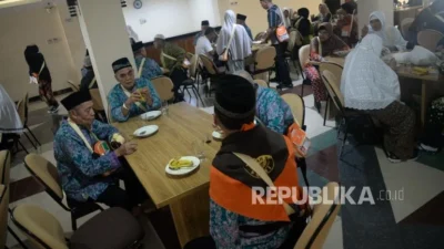 Bumbu Indonesia Mengharumkan Tanah Suci, Jemaah Haji Bahagia dengan Citarasa Nusantara