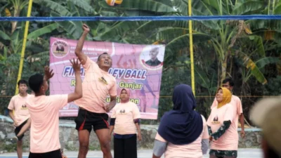 Bupati Mempawah Pererat Silaturahmi dengan Warga melalui Pertandingan Voli