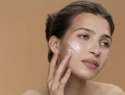 Cosmo Babes, Ini Penyebab Sunscreen Kamu Pilling: Mengungkap Rahasia di Balik Kondisi Kulit yang Mengganggu