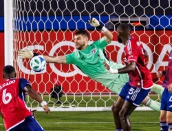 Drama Kiper Timnas Indonesia di Ajax: Maarten Paes Dihujani Kritik Tajam Usai Imbang 2-2 vs PSV