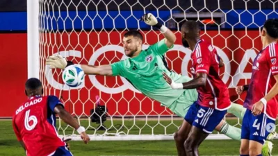 Drama Kiper Timnas Indonesia di Ajax: Maarten Paes Dihujani Kritik Tajam Usai Imbang 2-2 vs PSV