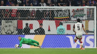 Drama Penalti di Budapest: PSG Pertahankan Gelar, Arsenal Catat Rekor Buruk!