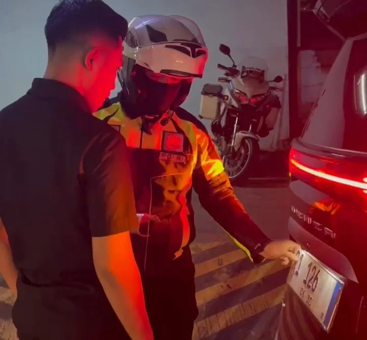 Drama Tilang: Viral Pelat Mobil “R1 126” Bikin Pemilik THM One Two Six Terperosok
