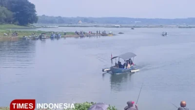 Gelombang Wisata di Waduk Jatigede: 1.630 Pengunjung Padati Kawasan, Polres Sumedang Imbau Utamakan Keselamatan