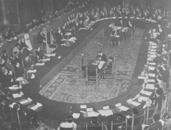 GEOPOLITICAL ELEVATOR: LOMPATAN KEDAULATAN INDONESIA DI ERA DEMOKRATISASI PENGHANCURAN