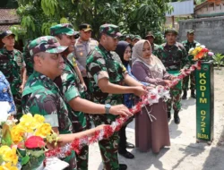 Ibu-ibu Desa Sepang Terima Apresiasi dari Tim Wasev atas Peran dalam TMMD Reguler ke-128