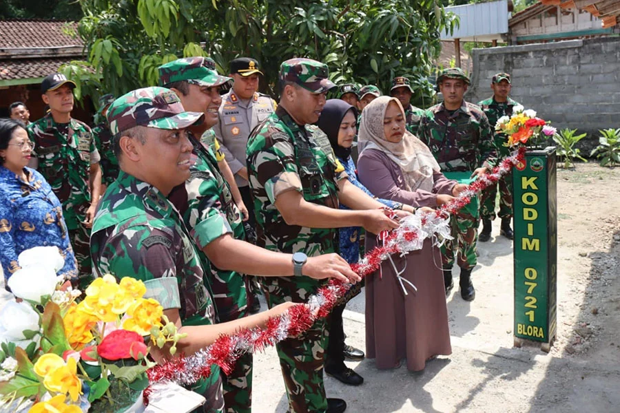 Ibu-ibu Desa Sepang Terima Apresiasi dari Tim Wasev atas Peran dalam TMMD Reguler ke-128