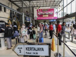 Jadwal Kereta Jarak Jauh Stasiun Pasar Senen Telat Sampai 2 Jam Lebih, Ini Pemicunya!
