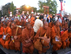 Jelang Hari Raya Waisak, Bhikkhu Thudong yang Jalan Kaki ke Borobudur Mampir di Vihara Dhamma Sundara, Solo