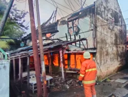 Korsleting Listrik Pecah, Rumah Guru PPPK di Cisompet Hangus Terbakar Saat Subuh – Simak Detail Kejadian!