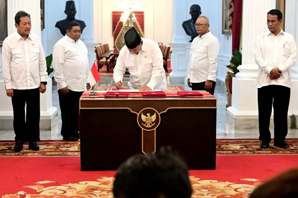 Kredit Rakyat 5%: Janji Prabowo Buka Peluang, Tapi Bank Hadapi Risiko Macet & Laba Menurun