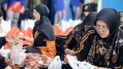 Kurban Timah Hadirkan 1.236 Paket Daging untuk Warga di Iduladha 1447 H