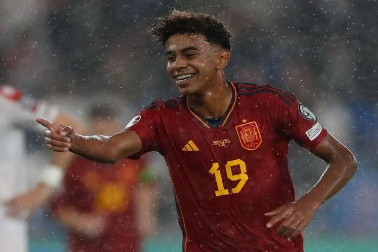 Lamine Yamal Bidik Rekor Pencetak Hat-trick Termuda, Klaim Timnas Spanyol Mainkan Sepak Bola Terbaik Dunia