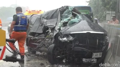 Menhub Beberkan Kronologi Tabrakan KA di Bekasi Timur: Kecelakaan Maut yang Tewaskan 16 Orang