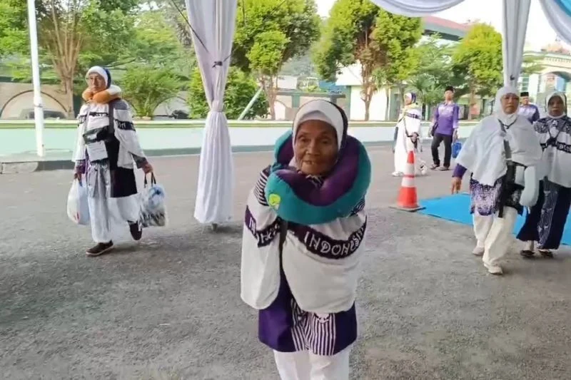 Nenek Jumaria: Kisah Perjuangan Menuju Tanah Suci