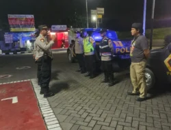 Patroli Malam Polsek Kotabaru Sambangi Obyek Vital SPBU, Warga Diingatkan Tetap Waspada