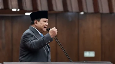 Pelemahan Rupiah Tidak Bisa Dikaitkan Dengan Pidato Prabowo di DPR: Klarifikasi dari Ketua Komisi XI DPR RI