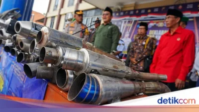 Polsek Ciwidey Tertibkan Knalpot Brong di Lingkungan Sekolah, 21 Knalpot Tidak Standar Diamankan