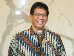 Prabowo Bilang Orang Desa Tak Pakai Dolar, Purbaya: Enggak Apa Ngomong Begitu, Menkeu Membela Presiden