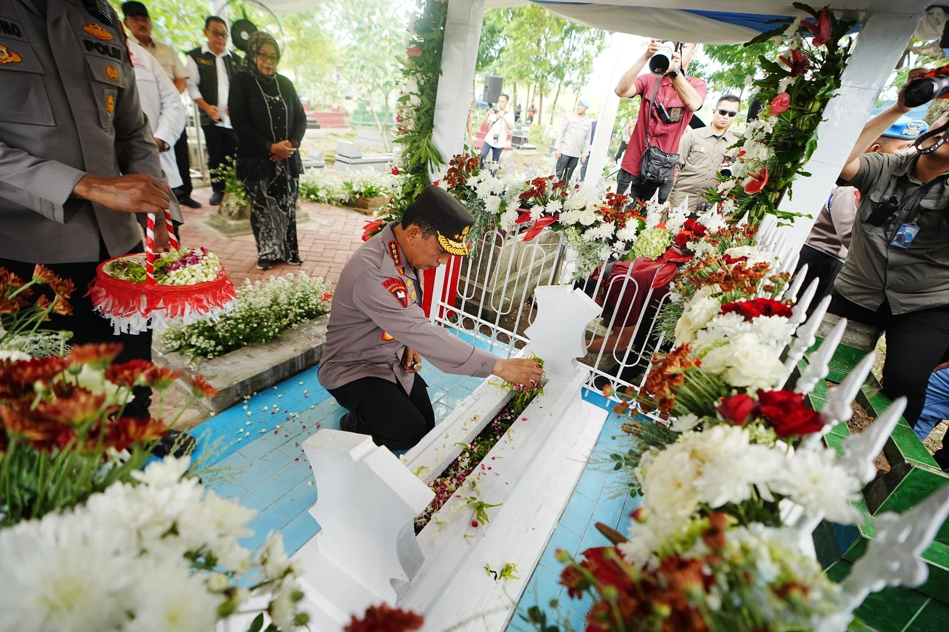 Prabowo Subianto Resmikan Museum Marsinah di Nganjuk, Koleksi Sepeda Onthel Hingga Ijazah Jadi Pengingat Perjuangan Sang Pahlawan Nasional