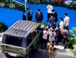 Presiden Prabowo Tagih Desain Mobil Baru Pindad Gara-Gara Salaman dengan Emak-Emak di Nganjuk, Apa yang Terjadi?