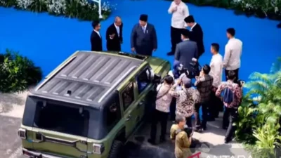 Presiden Prabowo Tagih Desain Mobil Baru Pindad Gara-Gara Salaman dengan Emak-Emak di Nganjuk, Apa yang Terjadi?