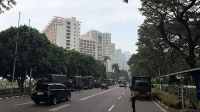 Publik Resah dengan Mobil Polisi yang Parkir Sembarangan di GBK: Mengganggu Kenyamanan Masyarakat