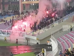 Puluhan Suporter Persis Diamankan Usai Pesta Flare di Stadion Manahan, Apa yang Terjadi?