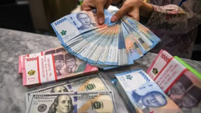 Rupiah Hancur Menyentuh Rp17.600 Per Dolar AS, Bank Indonesia Hadapi Pilihan Suku Bunga BI-Rate Hari Ini