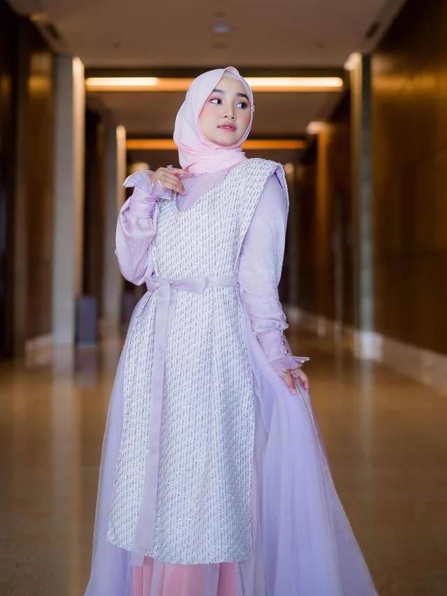 Tampil Elegan dengan Tips Styling Long Skirt untuk Tubuh Mungil