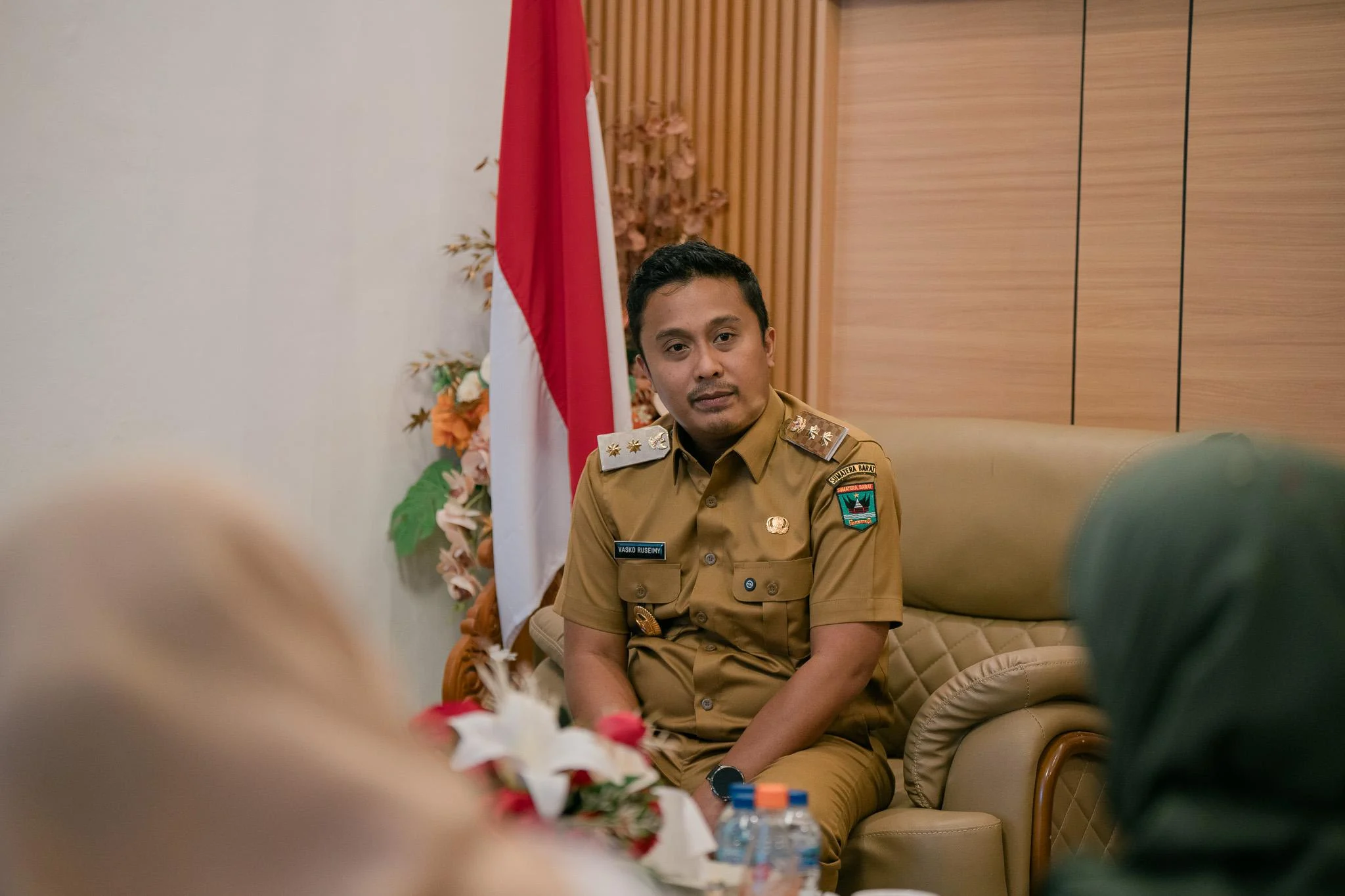 Wagub Sumbar Vasko Ruseimy Alami Kecelakaan, Mobil Dinas Ringsek: Kisah Selamatnya dari Maut