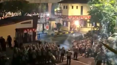 Wartawan Italia Dipukuli dan Celananya Diambil Saat Ditahan Militer Israel, Bagaimana Nasib 9 WNI?