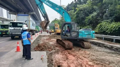 Waspada Pengguna Jalan: Hati-Hati Ada Perbaikan Jalan, Contraflow Diberlakukan di Tol Jakarta-Cikampek KM 23-28