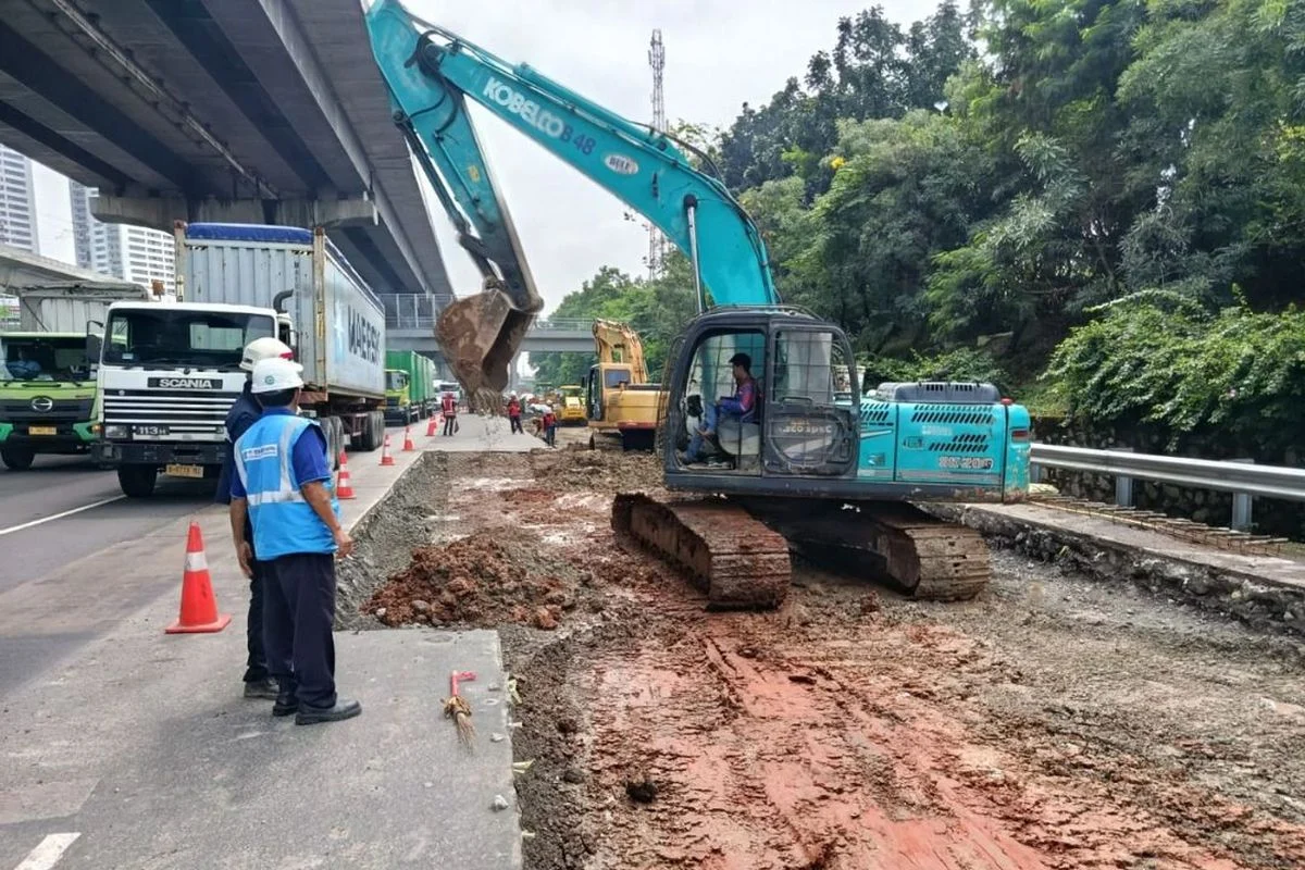 Waspada Pengguna Jalan: Hati-Hati Ada Perbaikan Jalan, Contraflow Diberlakukan di Tol Jakarta-Cikampek KM 23-28