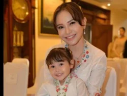 Bikin Gagal Fokus, Rossa Bagikan Momen Bareng Anak Angkatnya, Netizen: Mirip Banget! – Kebahagiaan Keluarga Penyanyi Tanah Air