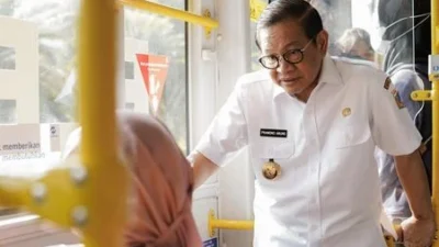 Tarif Transjabodetabek Naik? Pramono Ungkap Beban Berat dan Upaya Rawat Halte Luar Jakarta
