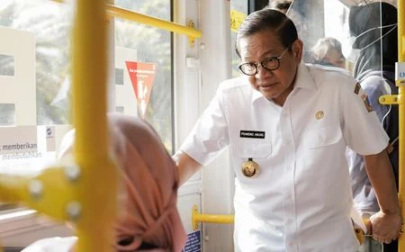 Tarif Transjabodetabek Naik? Pramono Ungkap Beban Berat dan Upaya Rawat Halte Luar Jakarta