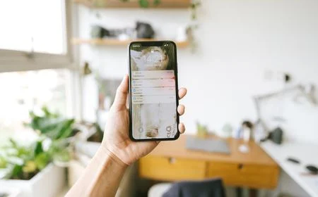 Transformasi Layar Vertikal: Cara Ubah Keterbatasan Smartphone Jadi Karya lewat Micro-Storytelling