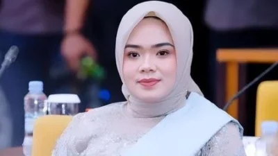 Kekacauan di DPRD Bone: Ketua Lempar Kue ke Wajah Staf PPPK!