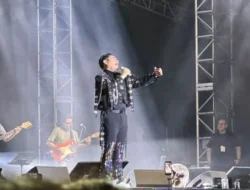 King Nassar Mengguncang Social Chic 2026 dengan Aksi Panjat Tiang Panggung, Penonton Serukan Oppa Kiyowo!